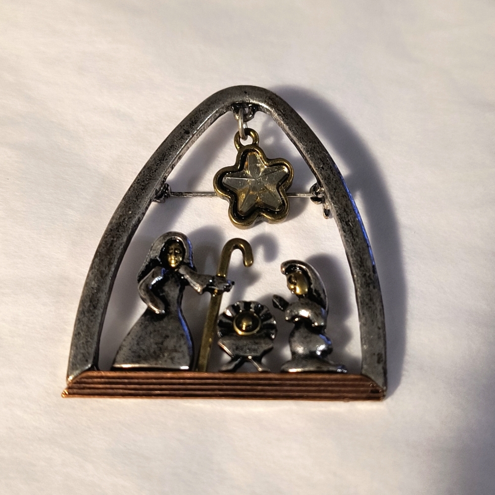 Vintage Nativity Creche scene with clear crystal star brooch
